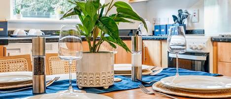 Fridge, microwave, oven, dishwasher