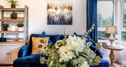 Pass the Keys | Beautiful 2BR Apt | City Centre | Walk Everywhere