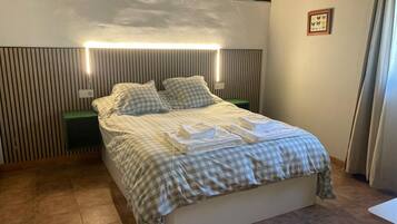 4 slaapkamers, een strijkplank/strijkijzer, wifi, beddengoed