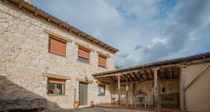 Country House 'La Escondida' with Private Terrace and Wi-Fi