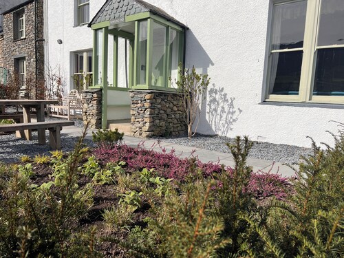 Rowling House family sized house with hot tub