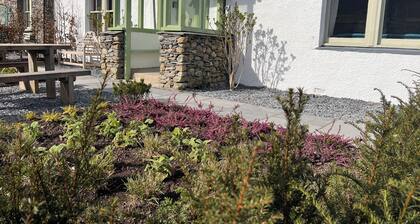 Rowling House family sized house with hot tub