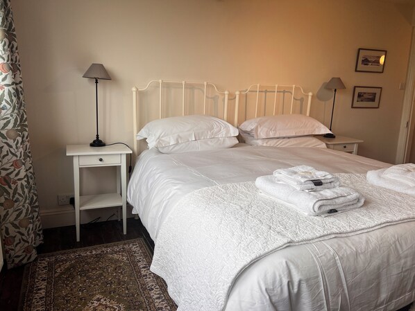 Iron/ironing board, WiFi, bed sheets