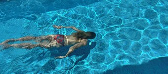 Ocean View, tranquil, 2-bedroom house, with pool, tucked in the rainforest.