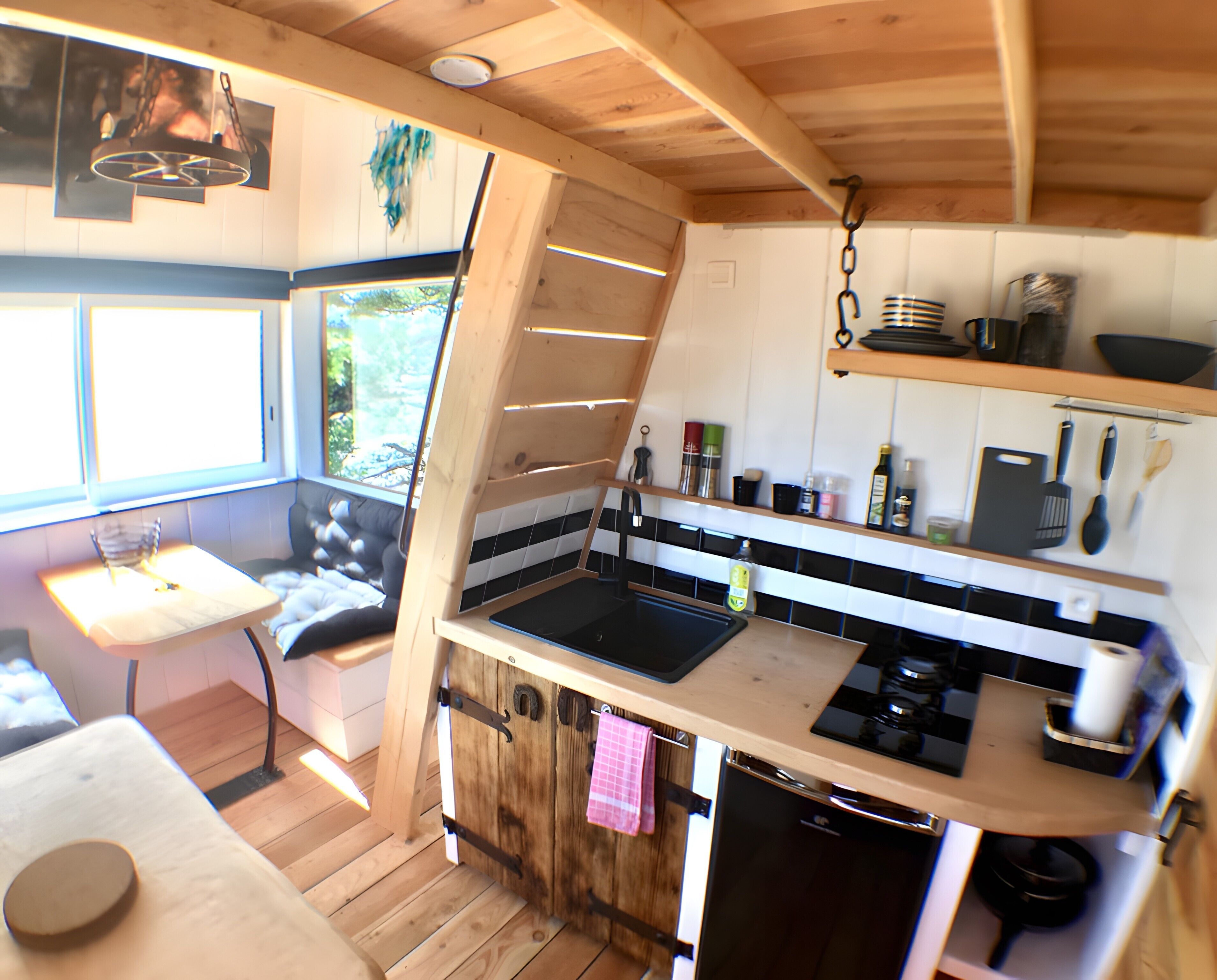 Frigorifero, piano cottura, macchina per tè/caffè