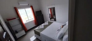 2 quartos, ferros/tábuas de passar roupa, Wi-Fi, roupa de cama