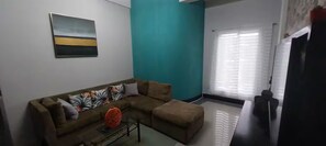 Living area - The Ridge family friendly suite (Castries)