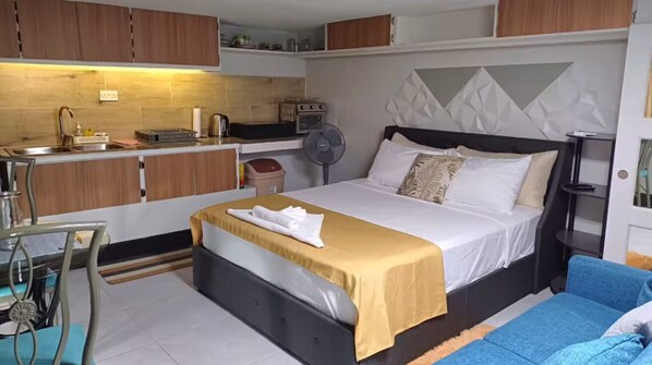 1 habitación, tabla de planchar con plancha, wifi y ropa de cama