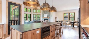 The Slopeside River Retreat