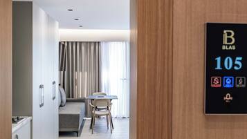 Comfort Quadruple Room | Hypo-allergenic bedding, minibar, free WiFi, bed sheets