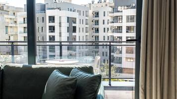 Comfort Quadruple Room | Hypo-allergenic bedding, minibar, free WiFi, bed sheets