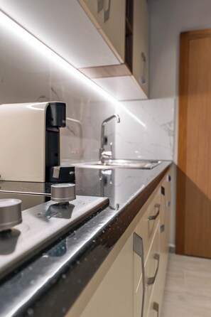 Quarto triplo clássico | Cozinha privada | Cafeteira/chaleira