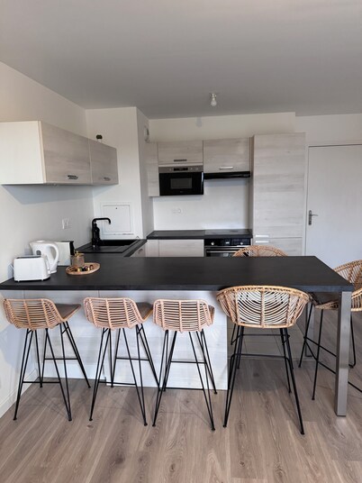 T2 apartment with private parking