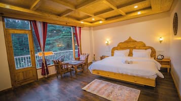 プレミアム シングルルーム バルコニー リバービュー | デスク、アイロン / アイロン台、WiFi (無料)