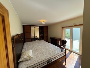 4 soverom, reiseseng for barn, wi-fi (inkludert) og sengetøy