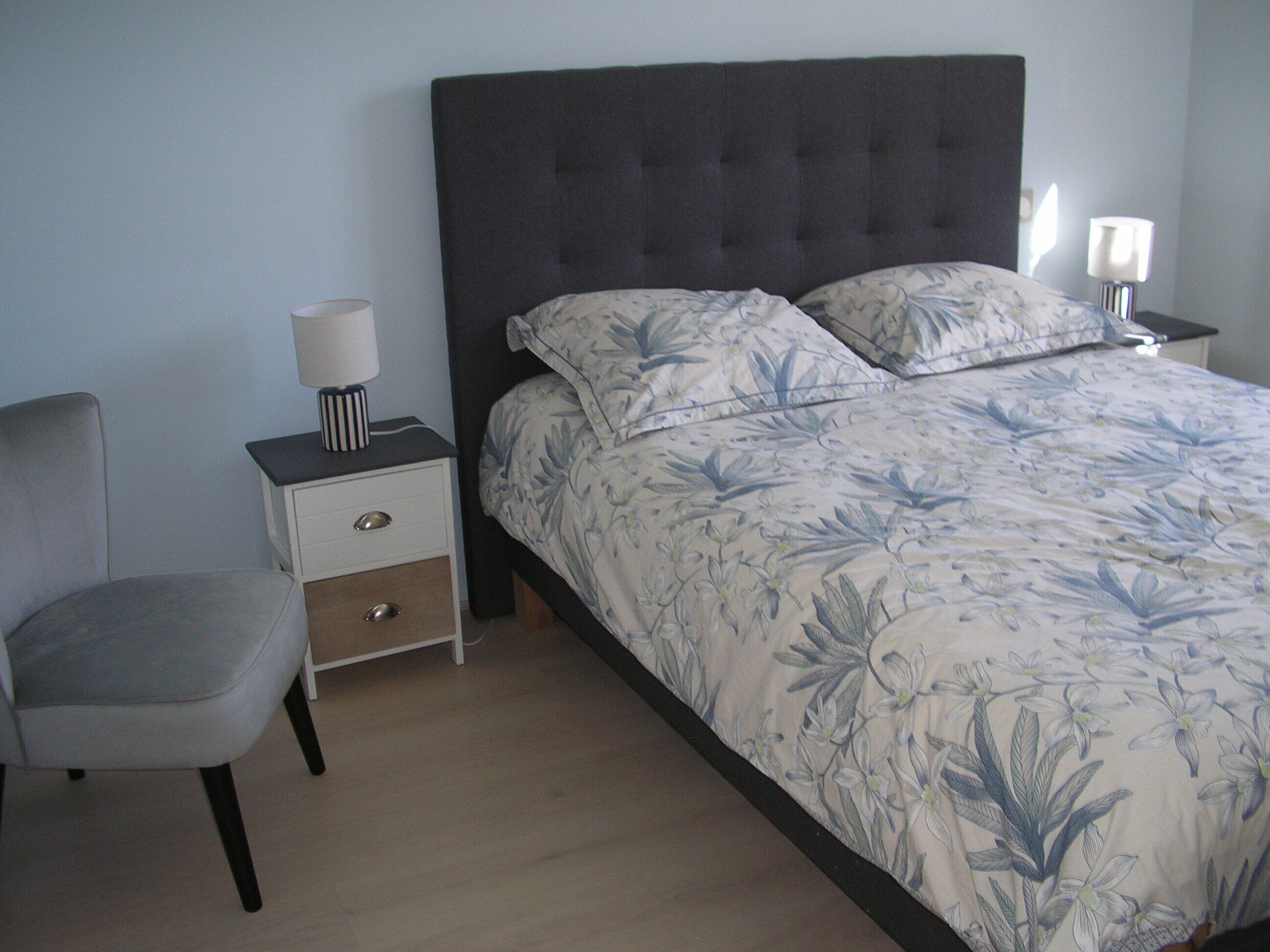 2 chambres, fer et planche à repasser, Wi-Fi gratuit, draps fournis