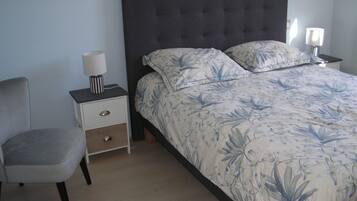 2 chambres, fer et planche à repasser, Wi-Fi gratuit, draps fournis