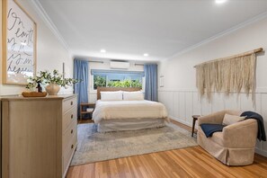 3 bedrooms, iron/ironing board, Internet, bed sheets - Charming 3 BR Home in Safe, Family-Friendly Point Loma (San Diego)