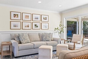 Living area - Charming 3 BR Home in Safe, Family-Friendly Point Loma (San Diego)