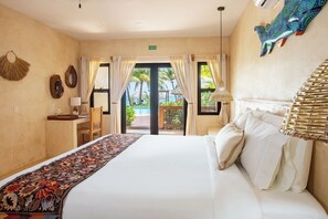 2 bedrooms, desk, iron/ironing board, travel crib