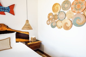 Desk, iron/ironing board, travel cot, WiFi