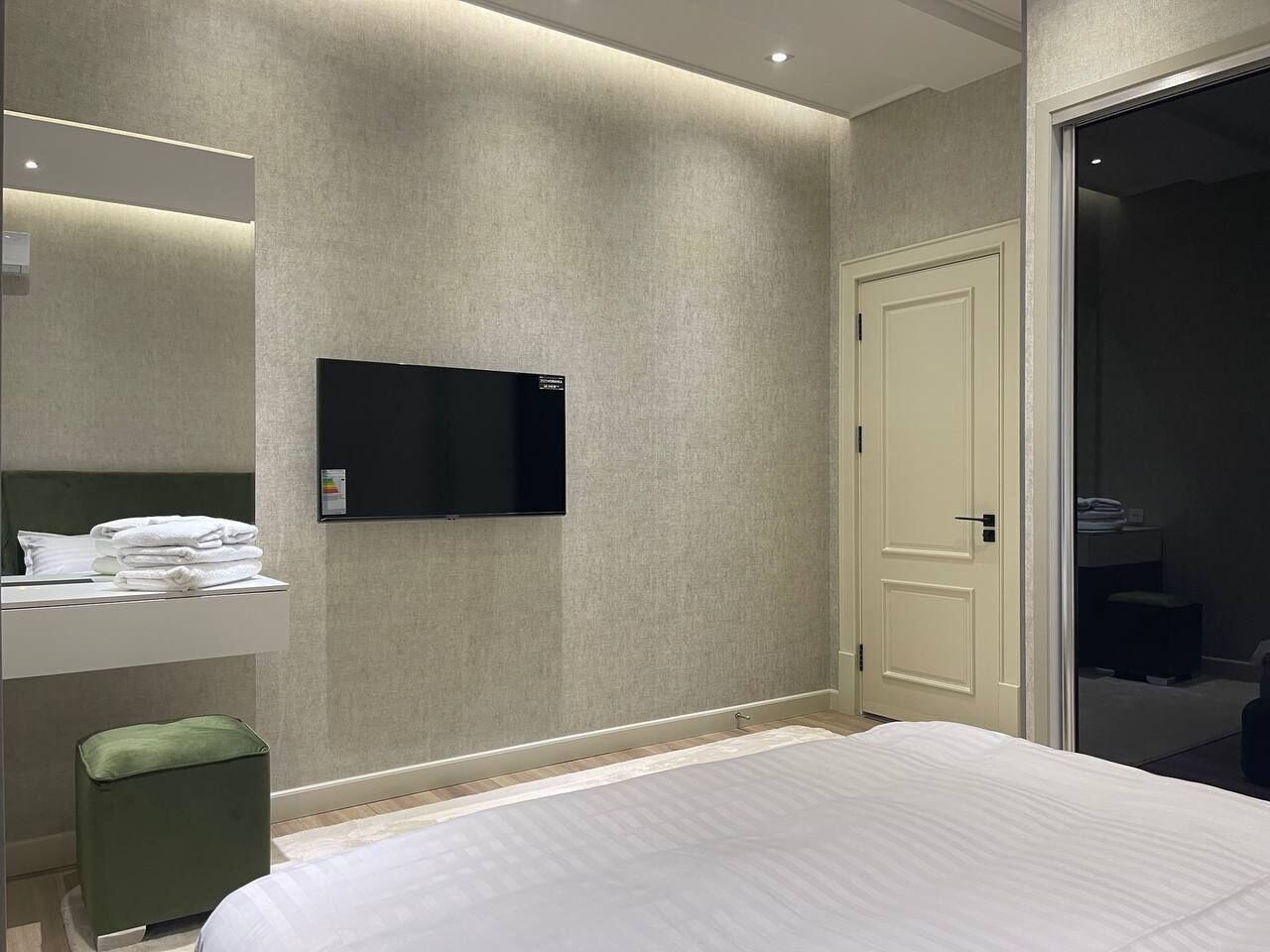 アイロン / アイロン台、WiFi (無料)