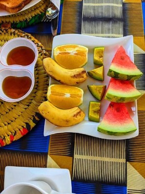 Free daily continental breakfast