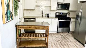 Mikrobølgeovn, ovn, kogeplade, opvaskemaskine