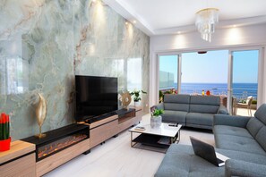 Smart-TV, DVD-Player, Stereoanlage