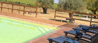 Country House 'Herdade Do Corval' with Mountain View, Wi-Fi and Air Conditioning