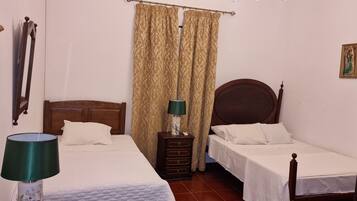 3 soverom, strykejern/-brett, wi-fi og sengetøy