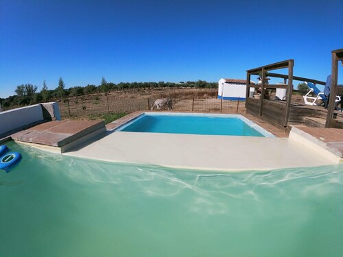 Country House 'Herdade Do Corval' with Mountain View, Wi-Fi and Air Conditioning