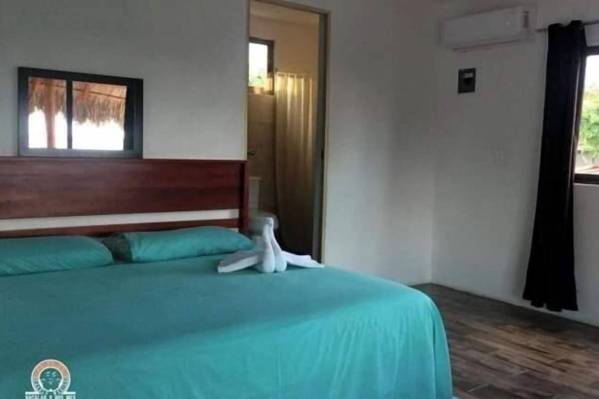 Economy Room, 1 King Bed