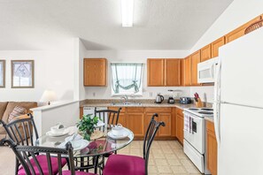 Fridge, microwave, stovetop, dishwasher