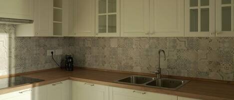 Micro-ondes, four, plaque de cuisson, lave-vaisselle