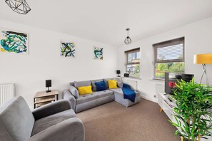 TV, offices - Drakeway House, Reading (Berkshire)