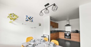 Dining - Drakeway House, Reading (Berkshire)