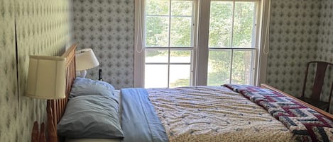 3 bedrooms, iron/ironing board, free WiFi, bed sheets