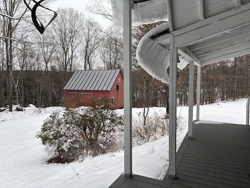 18th Century Refurbished Yankee 3 Bedroom Farmhouse in the Berkshires