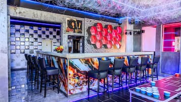 Bar (en el alojamiento)