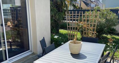 Dream stay: peaceful home, Sillon beach and Intra-Muros just steps away.