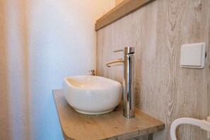 淋浴设施、吹风机