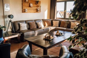 Fernseher, Kamin, DVD-Player, Arbeitsbereiche