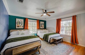 4 chambres, fer et planche à repasser, Wi-Fi, draps fournis