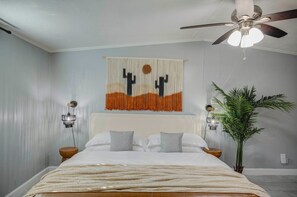 4 bedrooms, iron/ironing board, WiFi, bed sheets