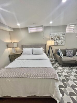 WiFi - Richmond hill bright semi-basement studio close to Yonge st (Richmond Hill)