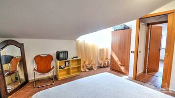 3 camere, ferro/asse da stiro, accesso a Internet, lenzuola