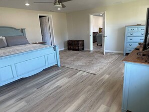 4 chambres, fer et planche à repasser, Wi-Fi, draps fournis