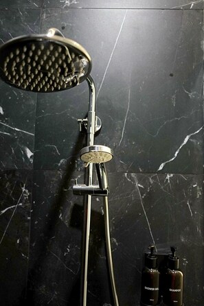 Accès au Wi-Fi (inclus)