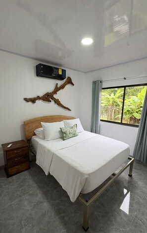 2 bedrooms, internet, bed sheets